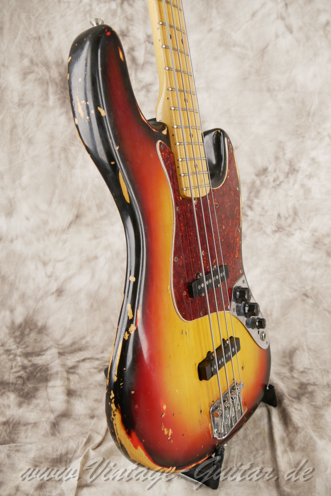 img/vintage/5997/fender_jazz_bass_1972_sunburst_usa-09.jpg