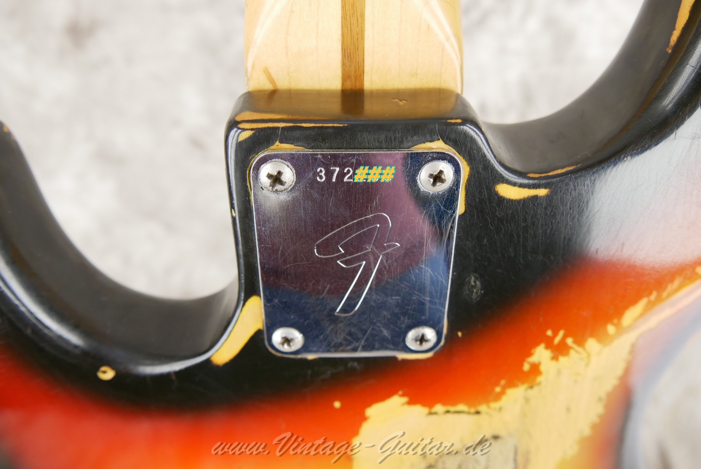 img/vintage/5997/fender_jazz_bass_1972_sunburst_usa-15.jpg