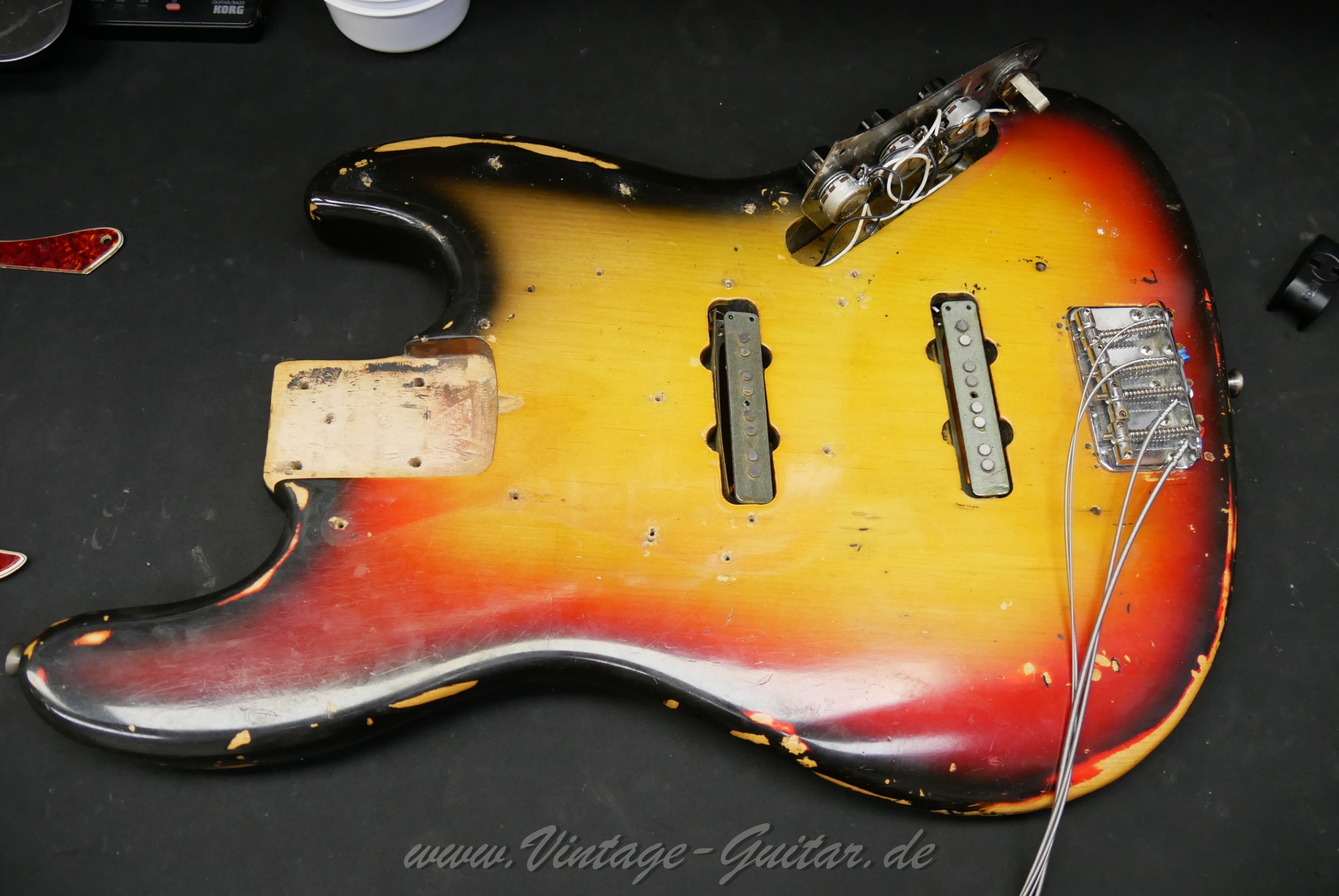 img/vintage/5997/fender_jazz_bass_1972_sunburst_usa-17.jpg