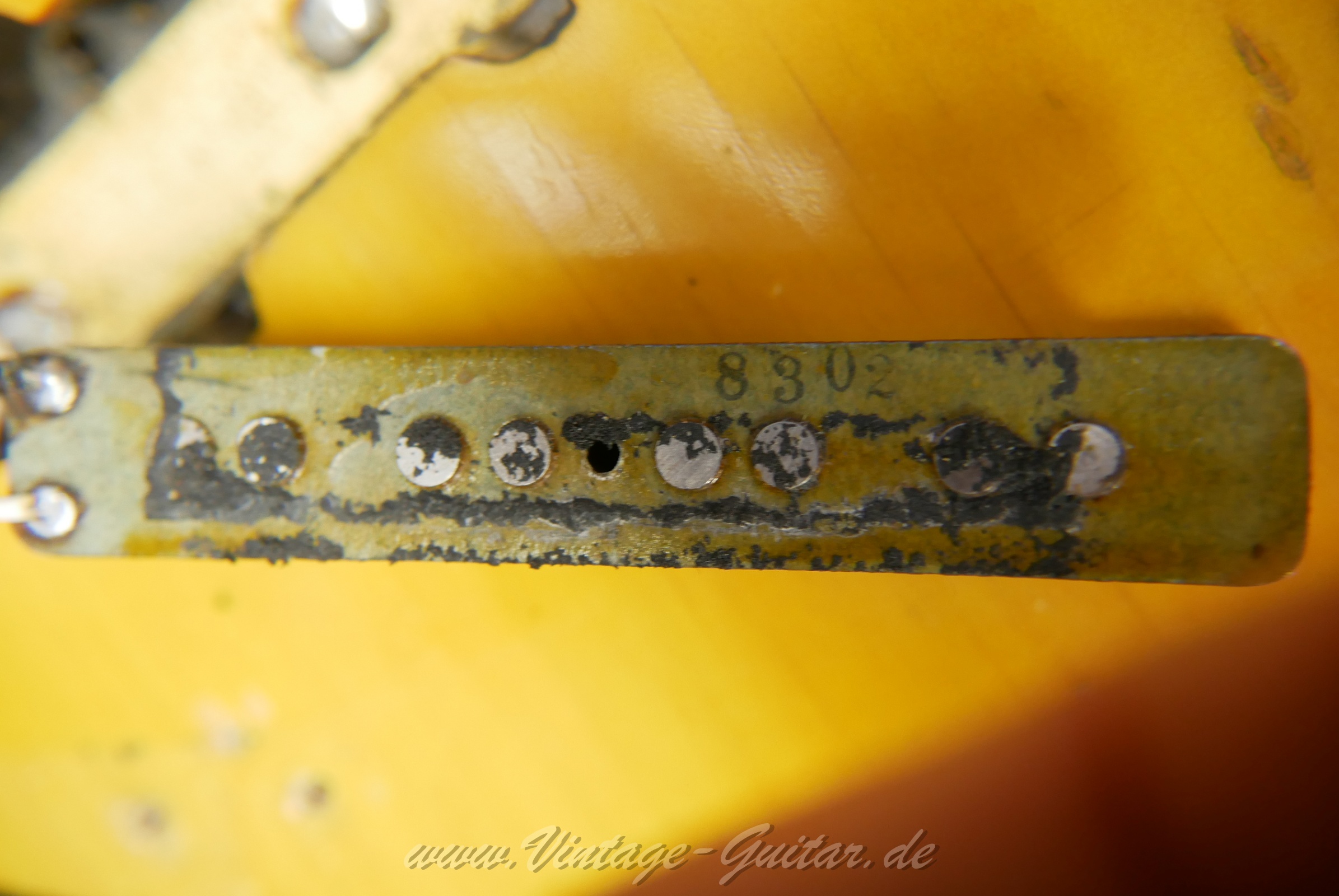img/vintage/5997/fender_jazz_bass_1972_sunburst_usa-28.jpg