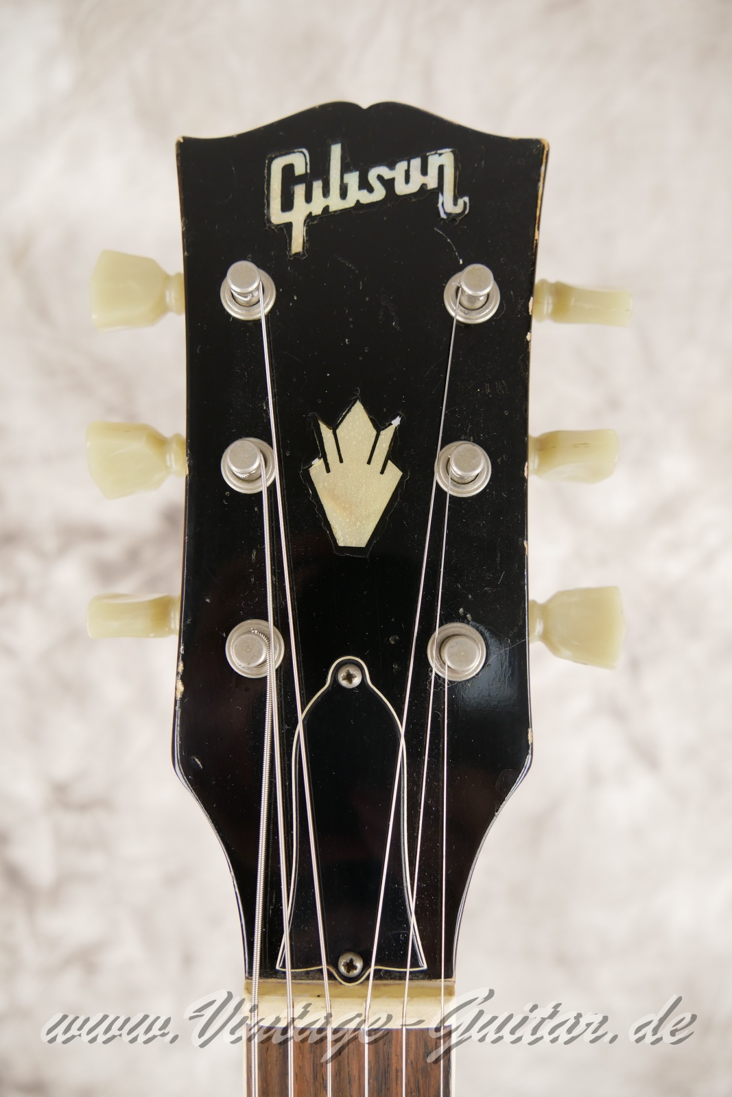 img/vintage/6001/Gibson_SG_Standard_Lyra_cherry_1969-003.jpg