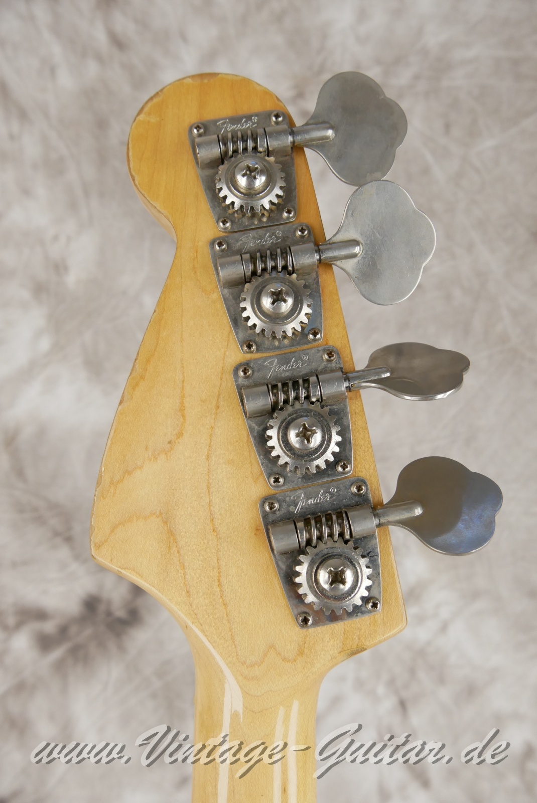 img/vintage/6008/Fender_Mustang_Bass_Black_USA_1976-004.jpg