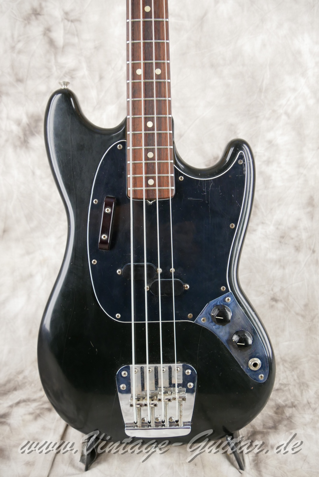 img/vintage/6008/Fender_Mustang_Bass_Black_USA_1976-007.jpg