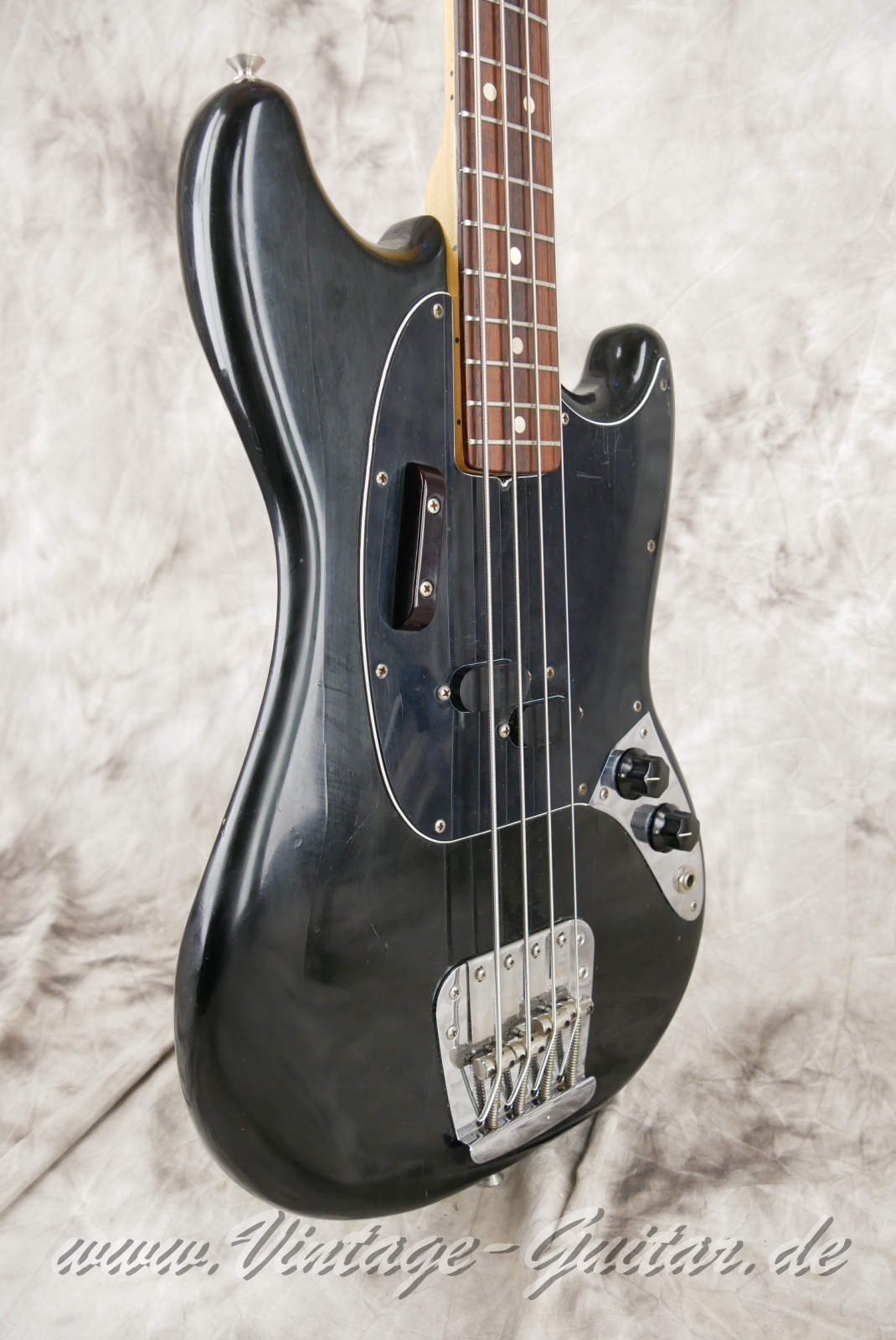 img/vintage/6008/Fender_Mustang_Bass_Black_USA_1976-009.jpg