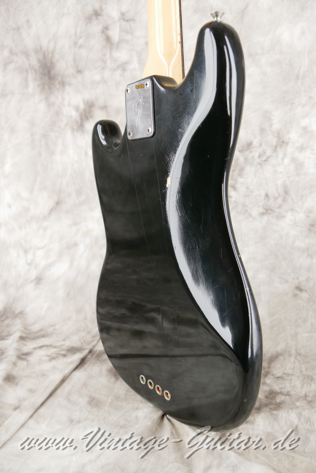 img/vintage/6008/Fender_Mustang_Bass_Black_USA_1976-012.JPG