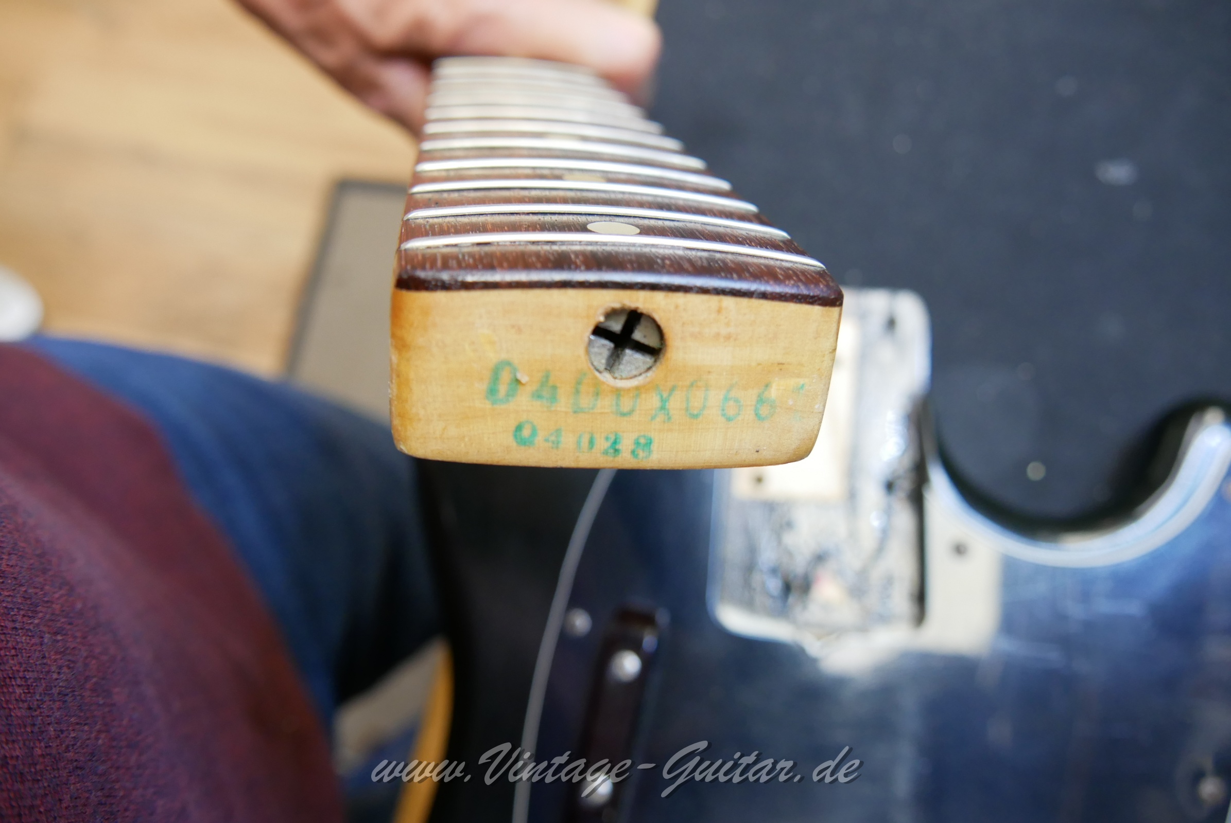img/vintage/6008/Fender_Mustang_Bass_Black_USA_1976-022.jpg