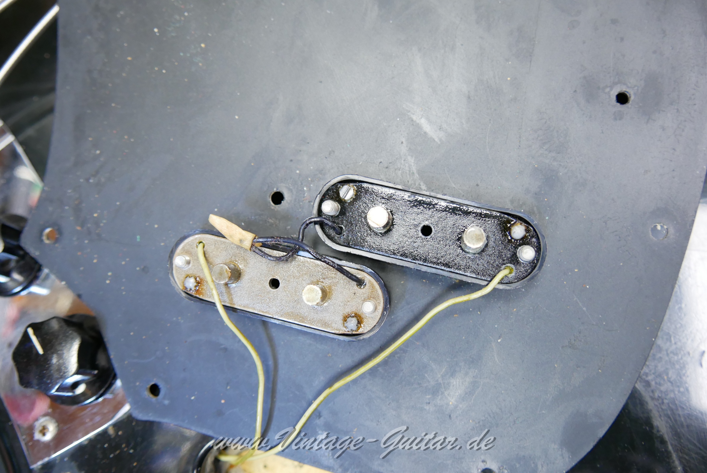 img/vintage/6008/Fender_Mustang_Bass_Black_USA_1976-024.jpg