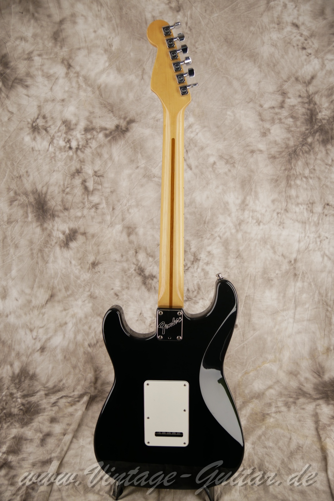 img/vintage/6010/fender_stratocaster_1990_american_standard_black_usa-02.jpg