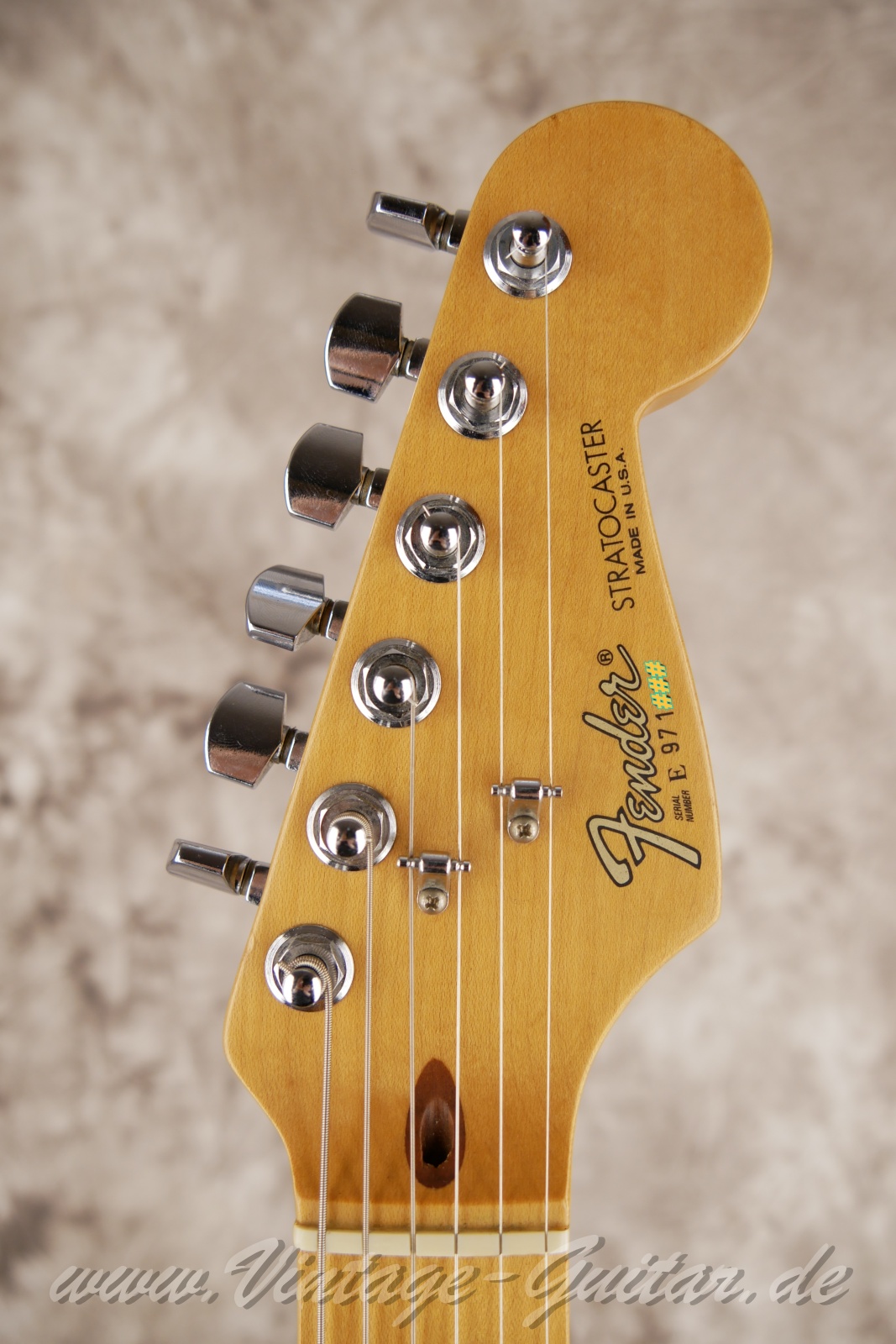 img/vintage/6010/fender_stratocaster_1990_american_standard_black_usa-03.jpg