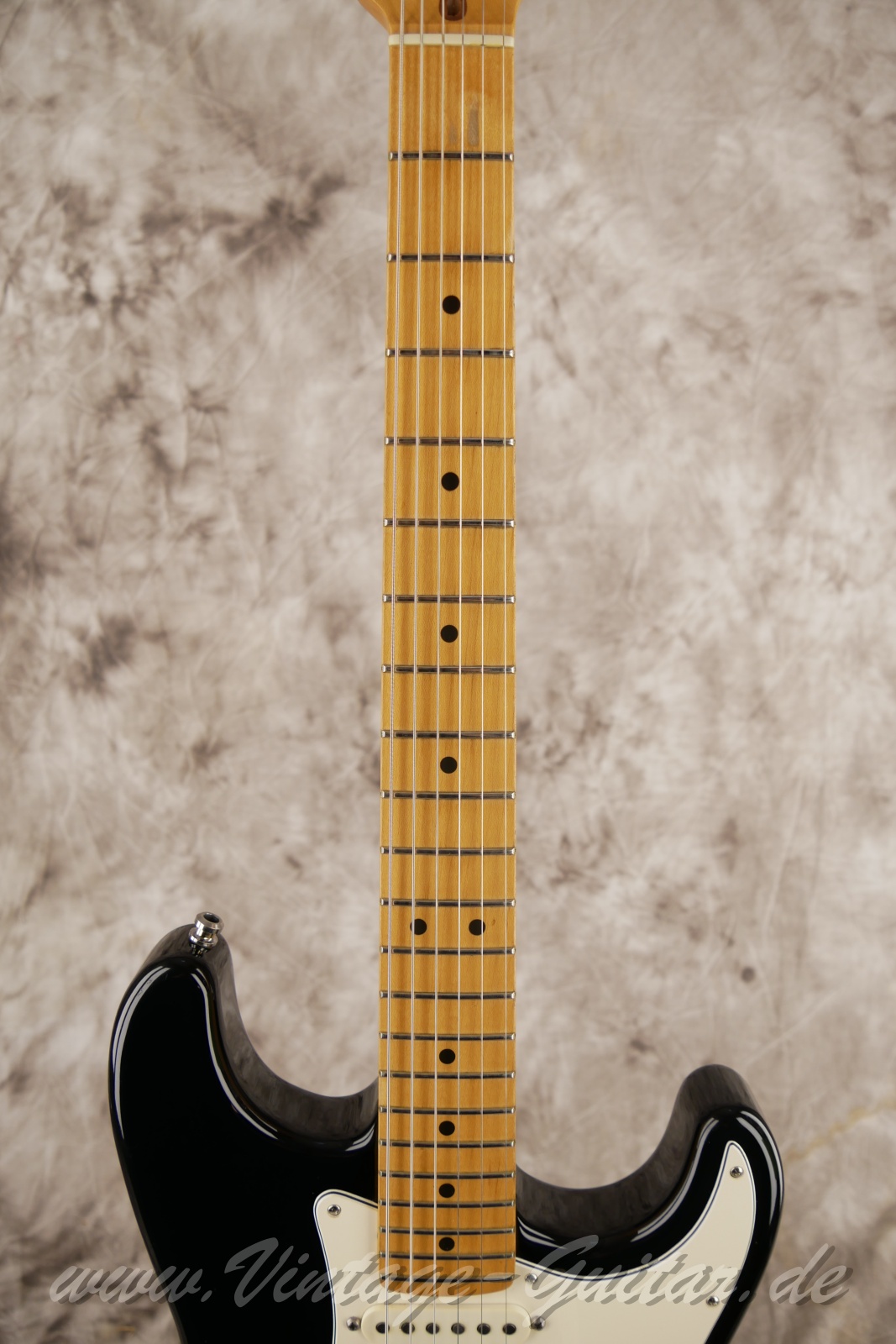 img/vintage/6010/fender_stratocaster_1990_american_standard_black_usa-05.jpg