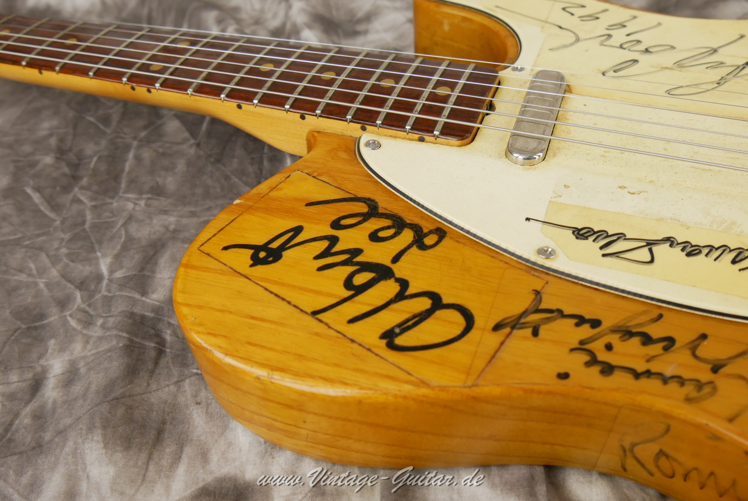 Fender-Telecaster-1969-natural-015.jpg