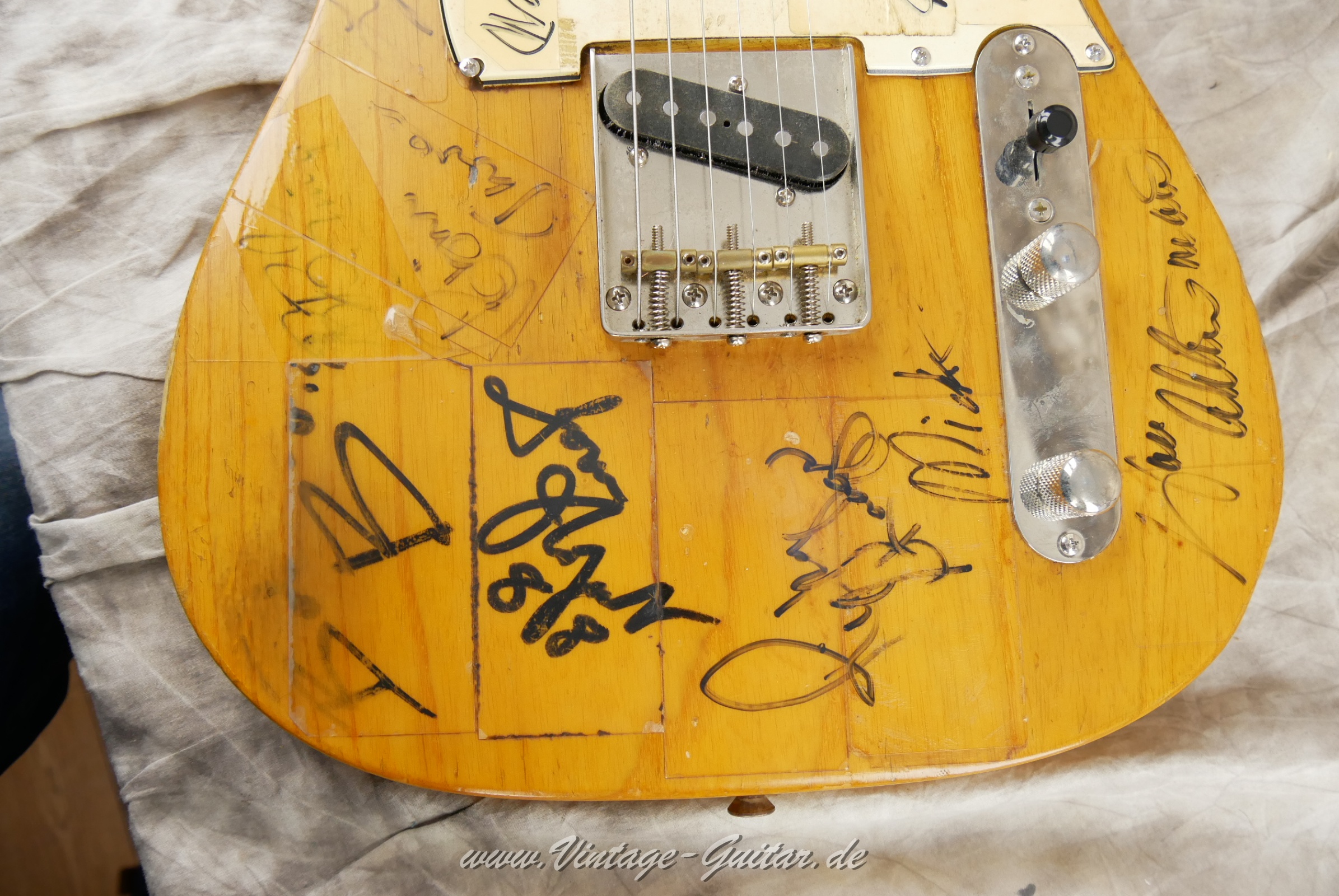 Fender-Telecaster-1969-natural-018.jpg