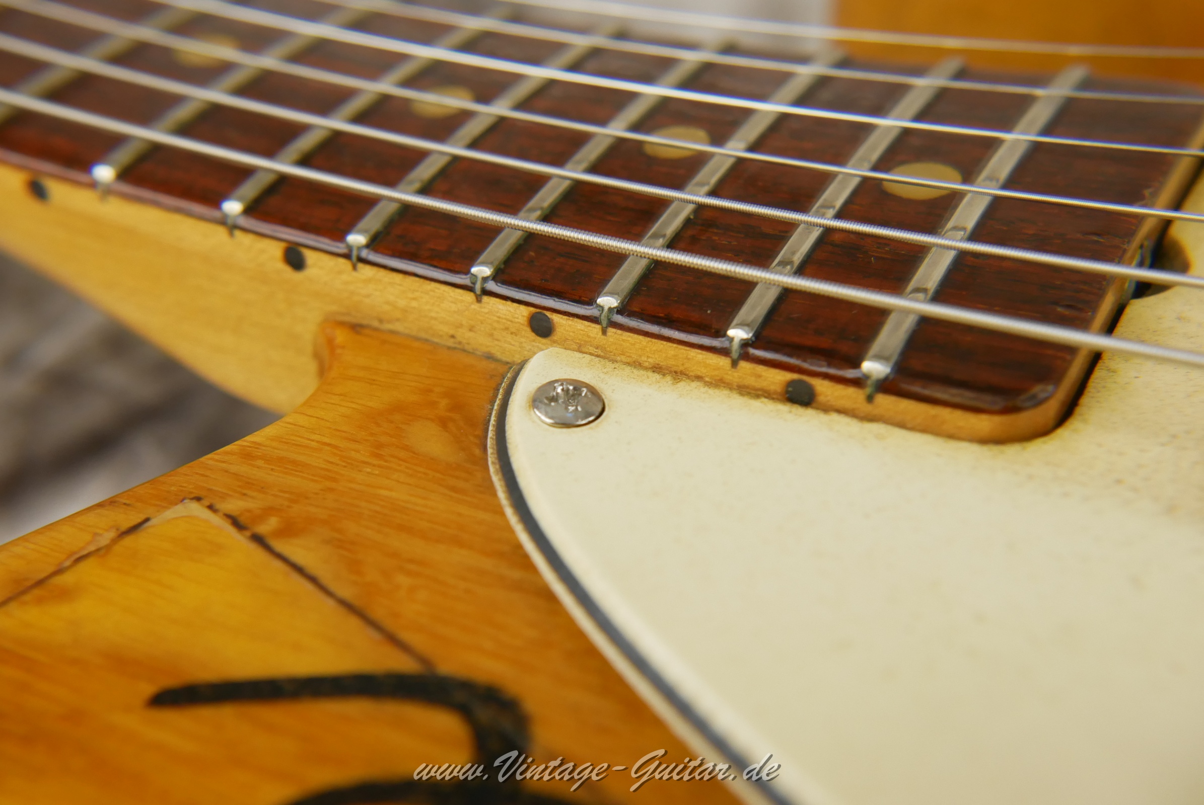 Fender-Telecaster-1969-natural-020.jpg