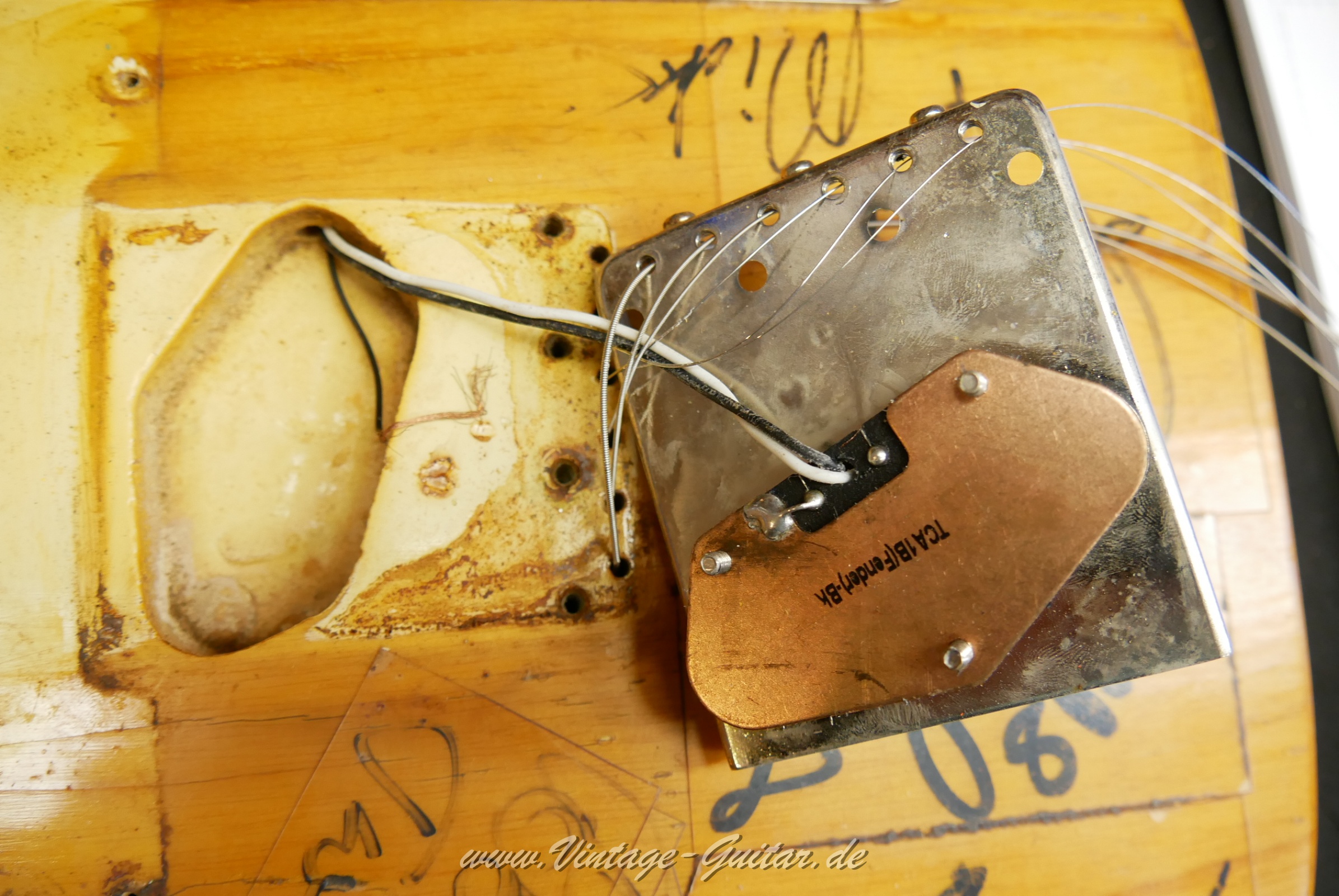 Fender-Telecaster-1969-natural-023.jpg