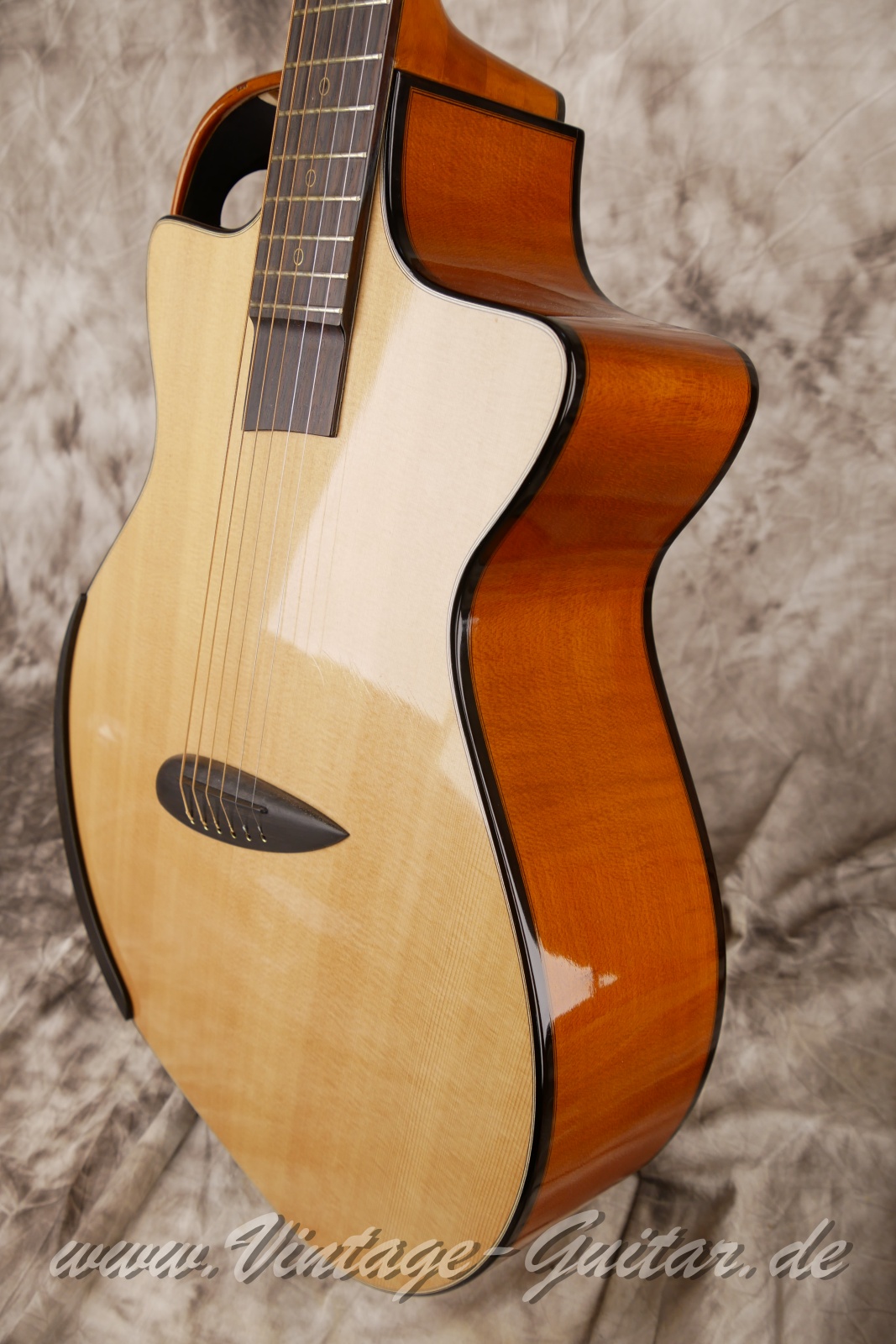 img/vintage/6012/Klapproth_Steelstring_fan_fretted_natural_Germany_2022-010.jpg