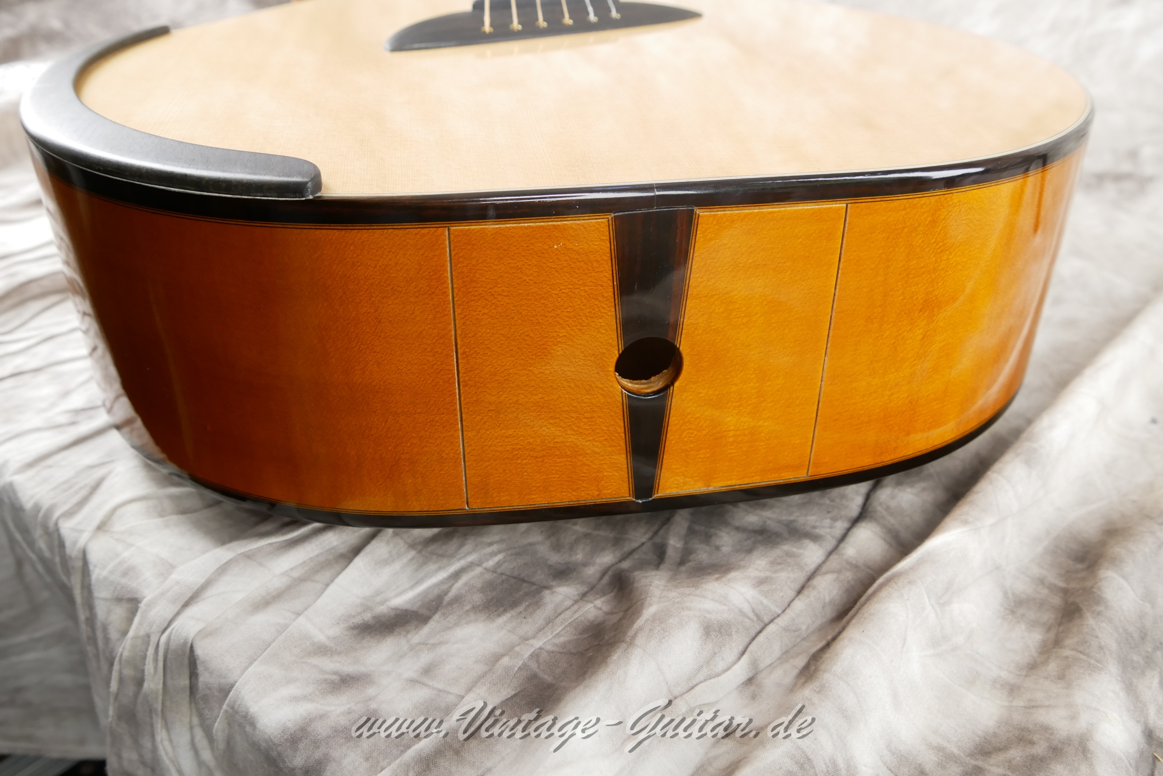 img/vintage/6012/Klapproth_Steelstring_fan_fretted_natural_Germany_2022-014.jpg