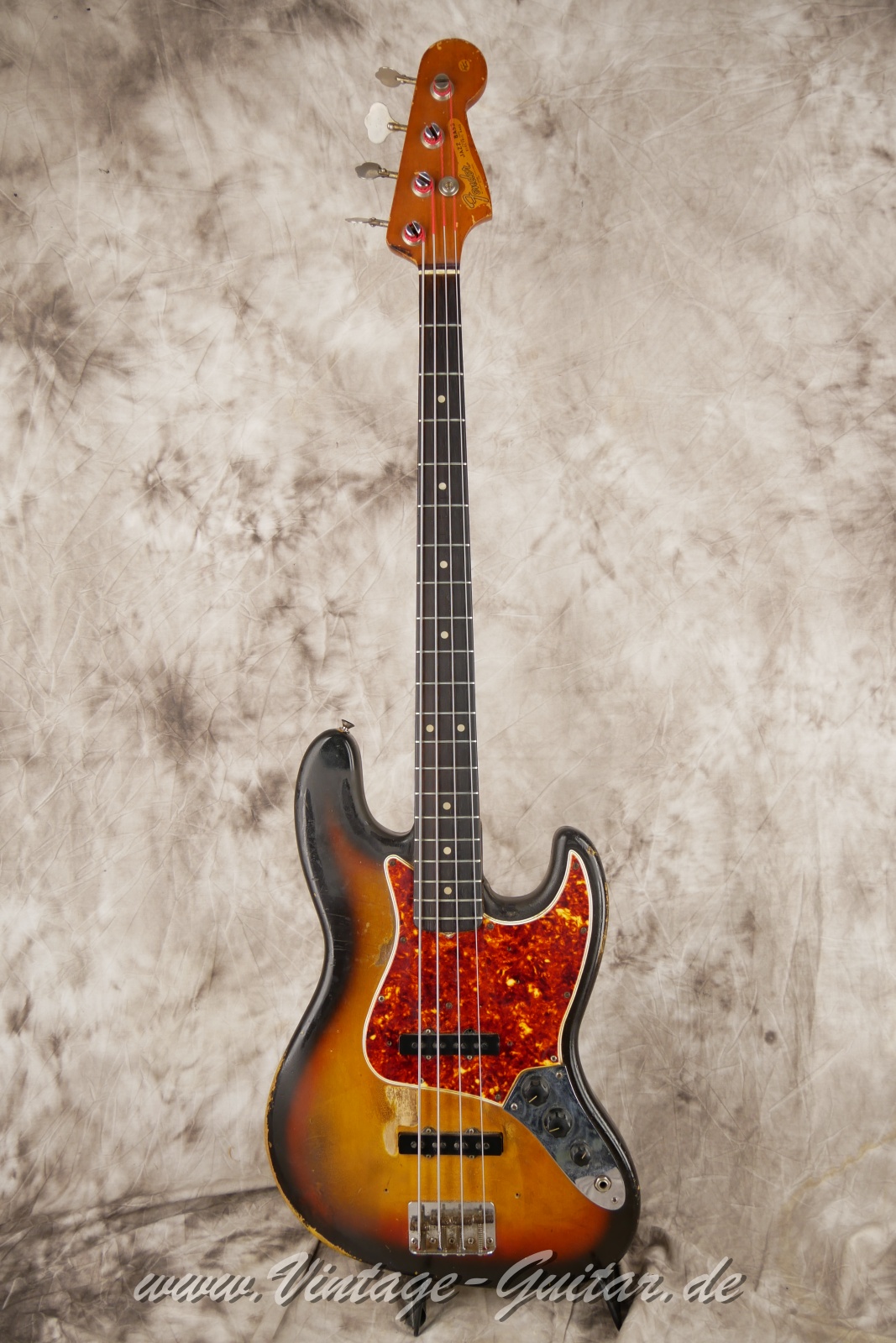 Fender-Jazz-Bass-1965-sunburst-001.jpg