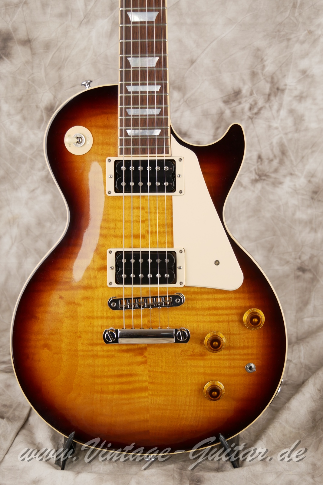 img/vintage/6017/Gibson_Les_Paul_Less+_sunburst_USA_2015-007.jpg