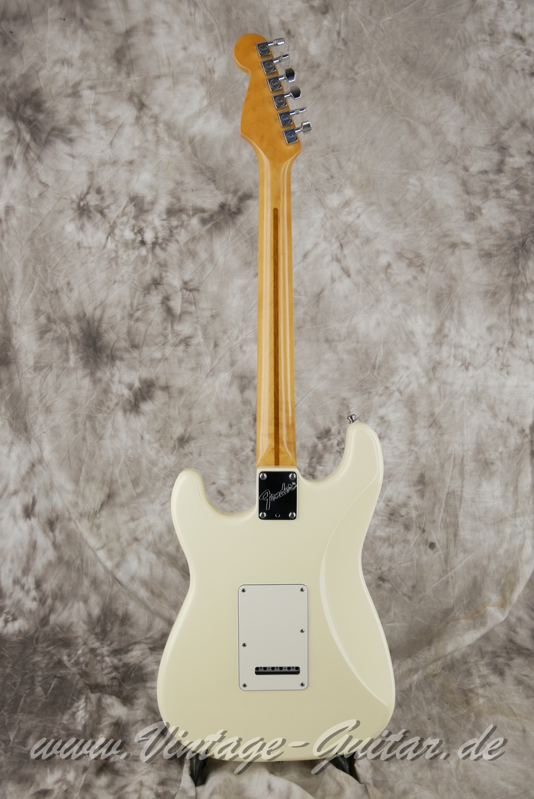 img/vintage/6019/Fender_Stratocaster_American_Standard_olympic_white_1992-002.jpg