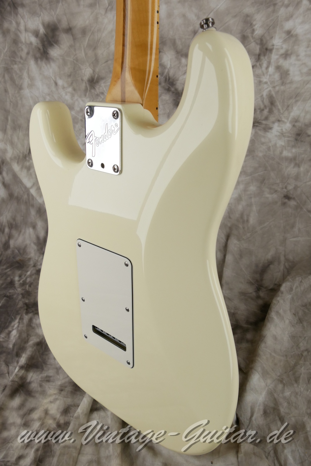 img/vintage/6019/Fender_Stratocaster_American_Standard_olympic_white_1992-012.jpg