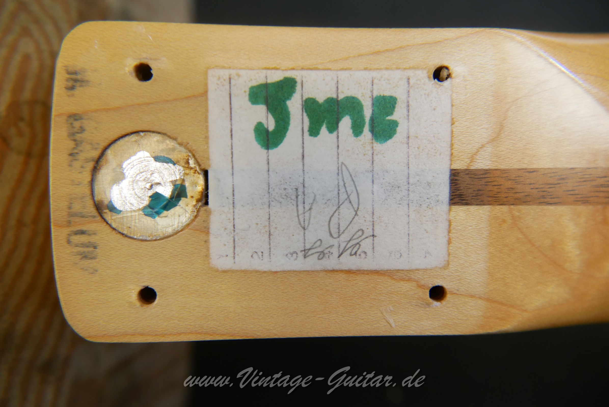 img/vintage/6019/Fender_Stratocaster_American_Standard_olympic_white_1992-014.jpg