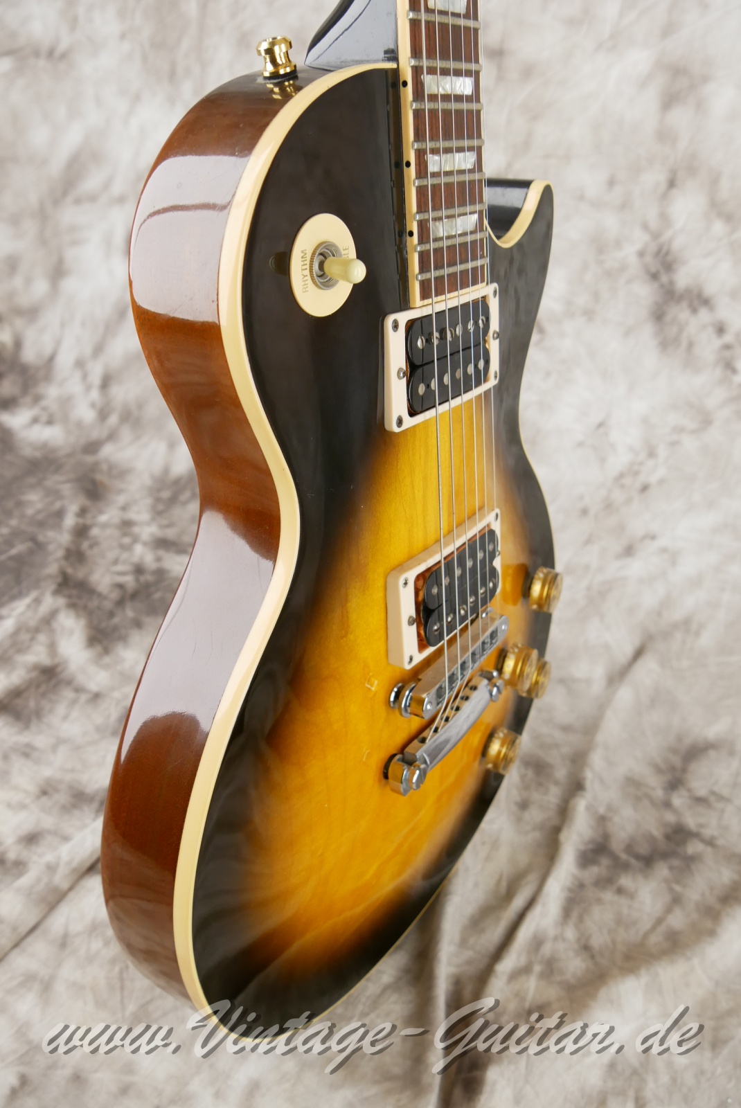 img/vintage/6020/Gibson_Les_Paul_Standard_sunburst_1994-009.jpg