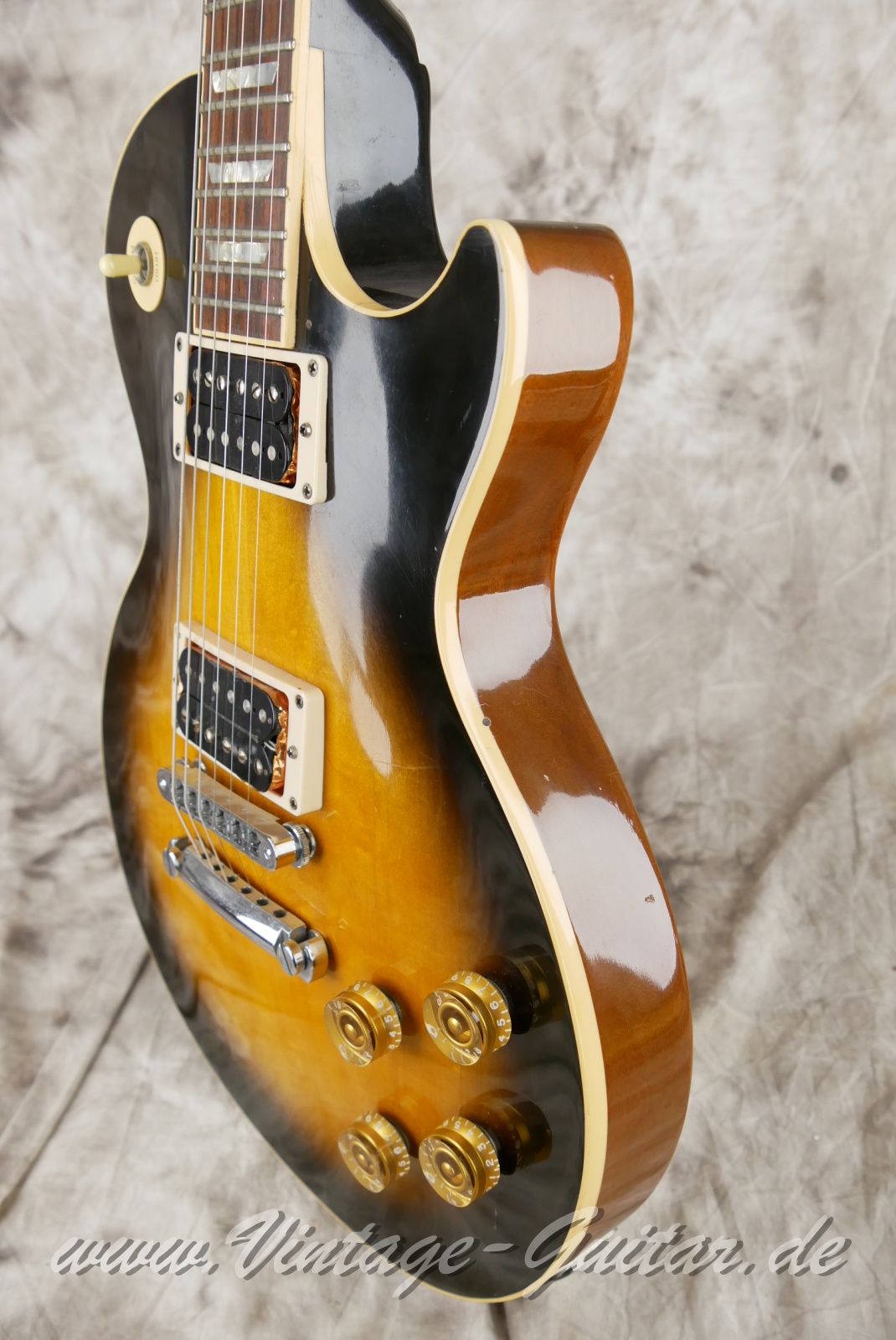 img/vintage/6020/Gibson_Les_Paul_Standard_sunburst_1994-010.jpg