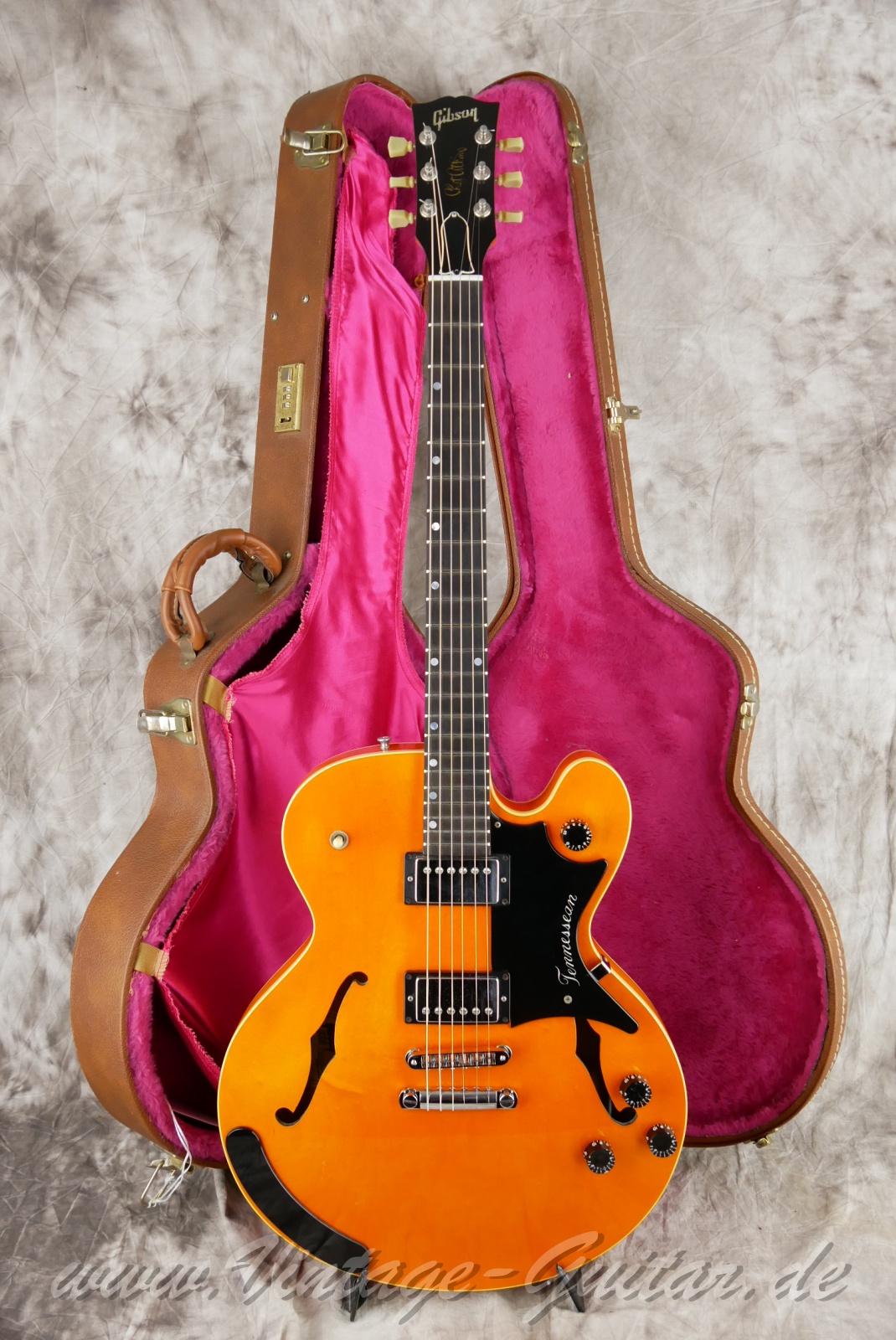 img/vintage/6024/Gibson_chet_atkins_tennessean_1994_sunrise_orange_usa-13.jpg