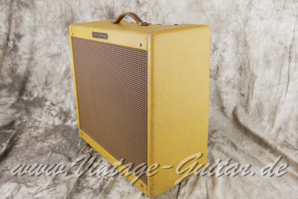 img/vintage/6026/Fender_Tremolux_5G9_1x12_Tweed_narrow_panel_1960-004.jpg