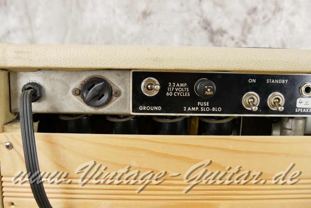 img/vintage/6027/Fender_Showman_Top_blonde_AA763_1963-007.jpg