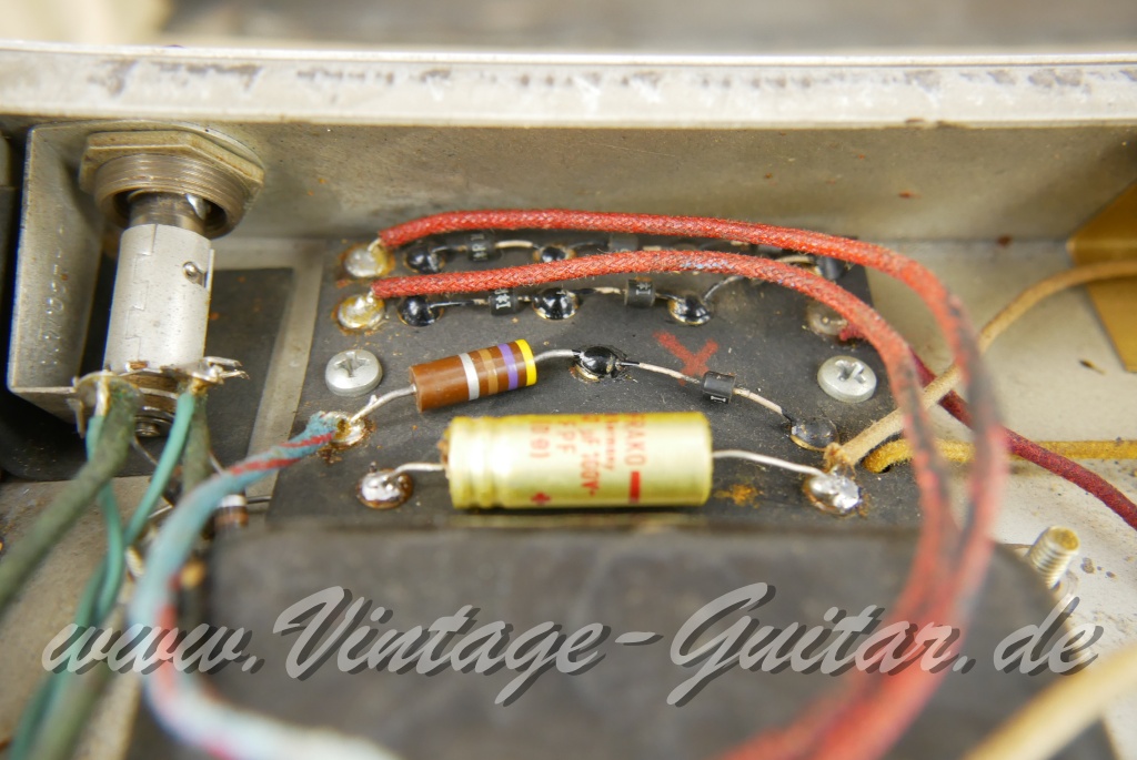 img/vintage/6027/Fender_Showman_Top_blonde_AA763_1963-019.jpg