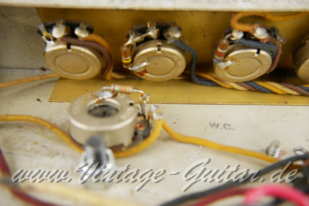 img/vintage/6027/Fender_Showman_Top_blonde_AA763_1963-020.jpg