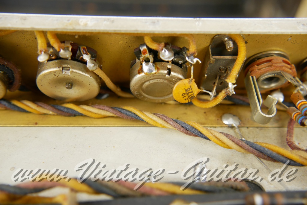img/vintage/6027/Fender_Showman_Top_blonde_AA763_1963-021.jpg