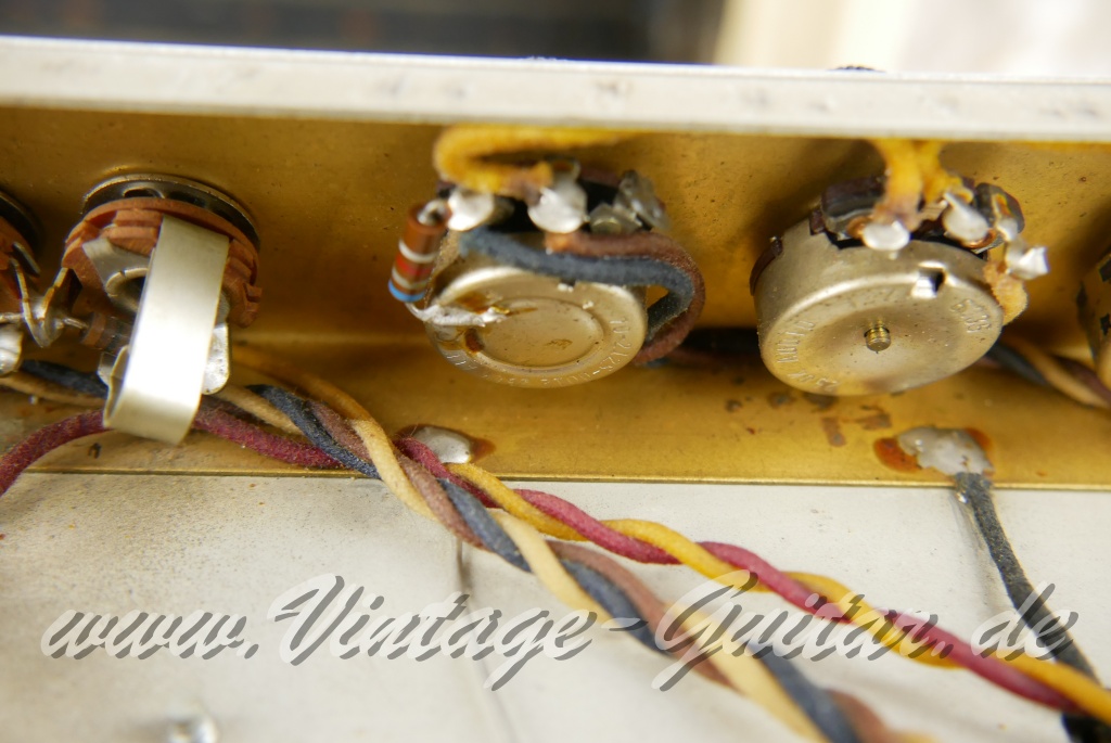 img/vintage/6027/Fender_Showman_Top_blonde_AA763_1963-022.jpg