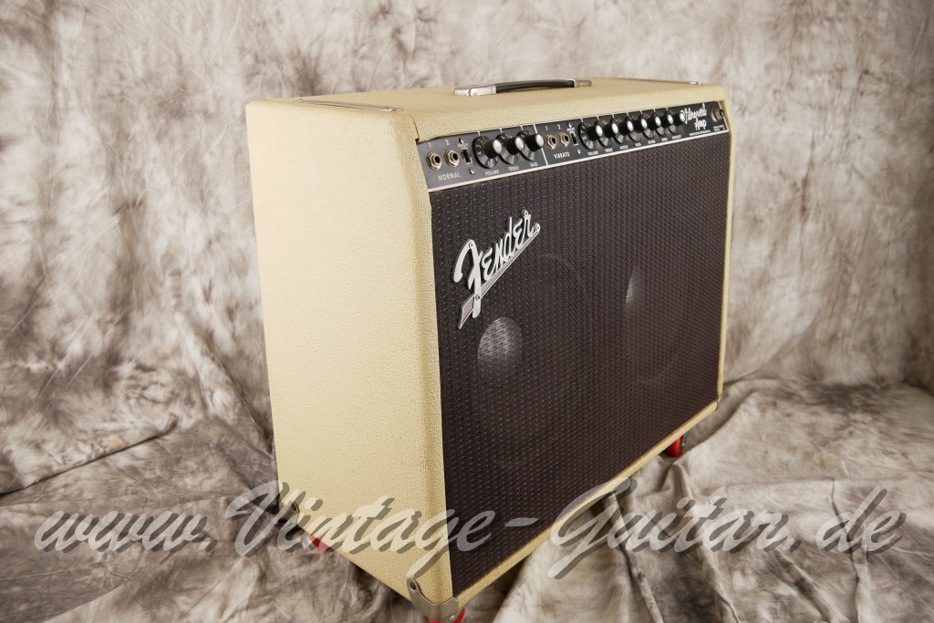 Fender_Bandmaster_Reverb_silverface_110V_1971_rebuilt_2x10_combo_blonde-003.jpg