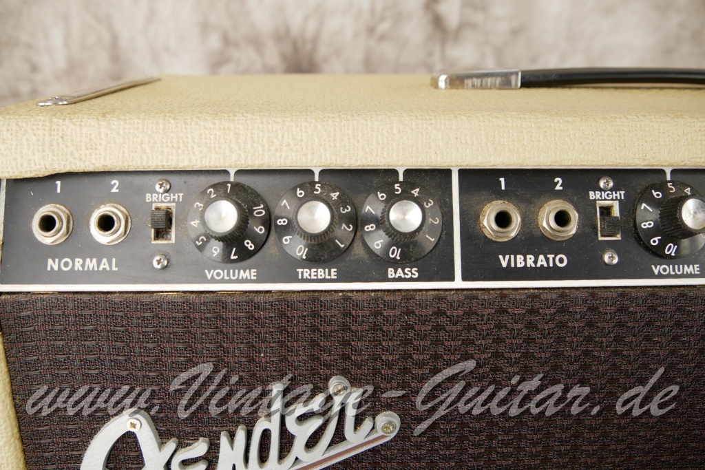 Fender_Bandmaster_Reverb_silverface_110V_1971_rebuilt_2x10_combo_blonde-005.jpg