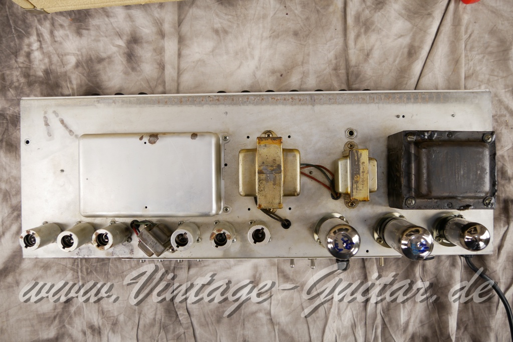 Fender_Bandmaster_Reverb_silverface_110V_1971_rebuilt_2x10_combo_blonde-010.jpg