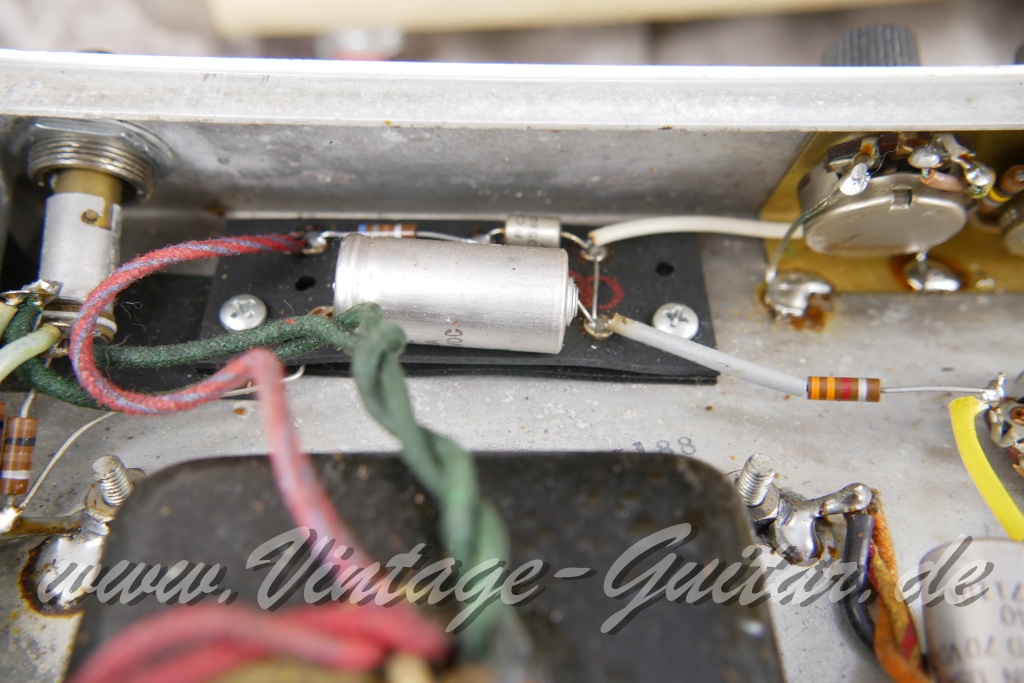 Fender_Bandmaster_Reverb_silverface_110V_1971_rebuilt_2x10_combo_blonde-020.jpg