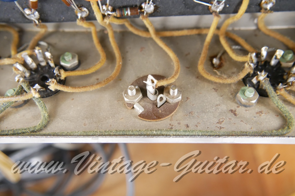 img/vintage/6030/Fender_Vibrolux_Tweed_narrow_panel_1960-018.jpg