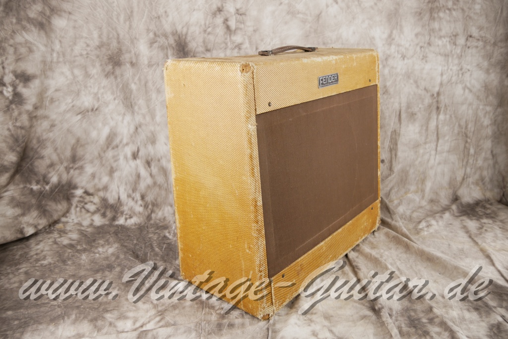 Fender_Pro_Amp_1x15_Tweed_wide_panel_1953-002.jpg