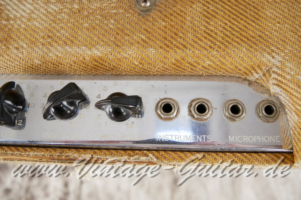 Fender_Pro_Amp_1x15_Tweed_wide_panel_1953-005.jpg