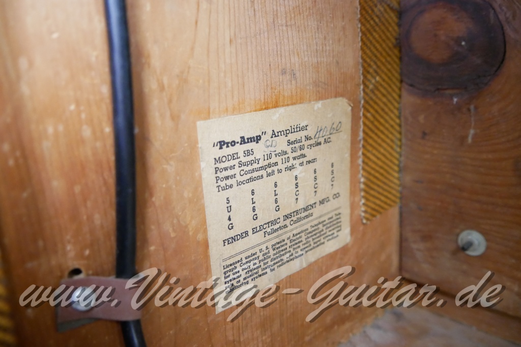 Fender_Pro_Amp_1x15_Tweed_wide_panel_1953-006.jpg