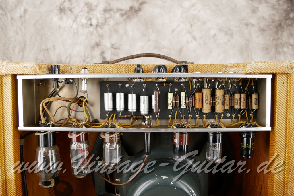 Fender_Pro_Amp_1x15_Tweed_wide_panel_1953-007.jpg