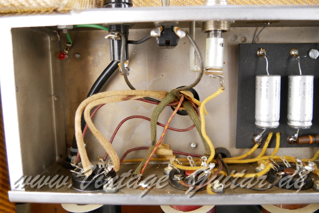 Fender_Pro_Amp_1x15_Tweed_wide_panel_1953-008.jpg