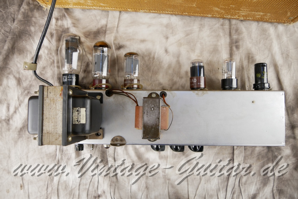 Fender_Pro_Amp_1x15_Tweed_wide_panel_1953-016.jpg