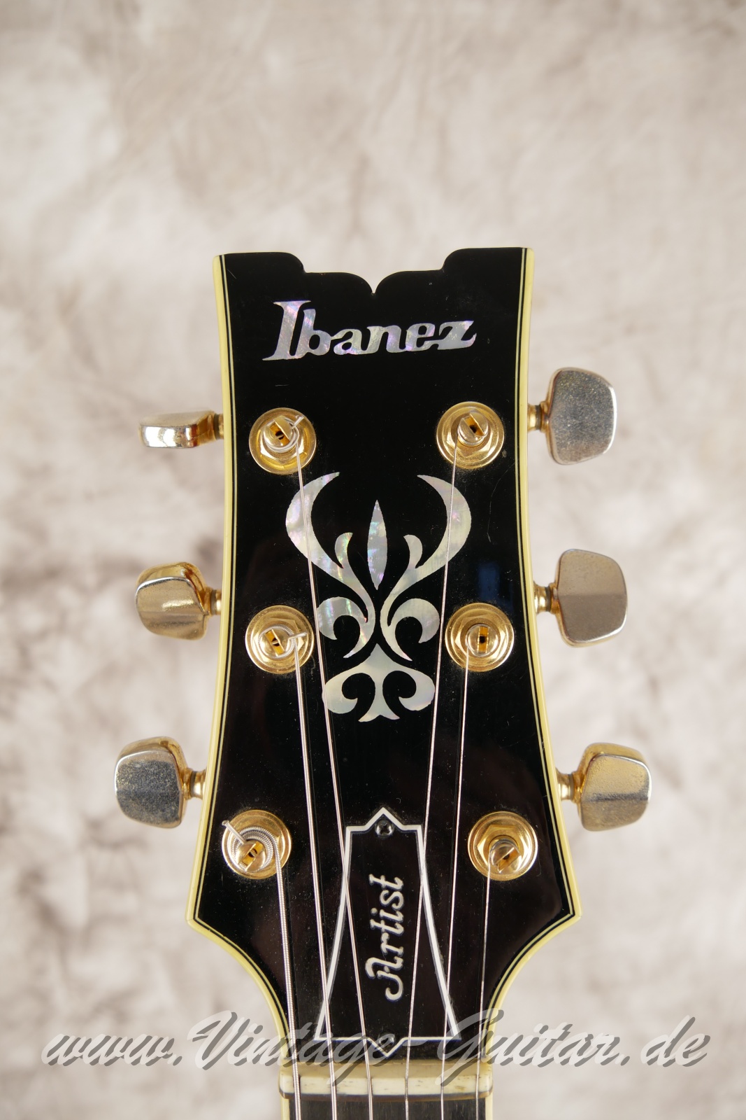 img/vintage/6040/Ibanez_Artist_AR_300_Japan_cherry_sunburst_1981-003.jpg