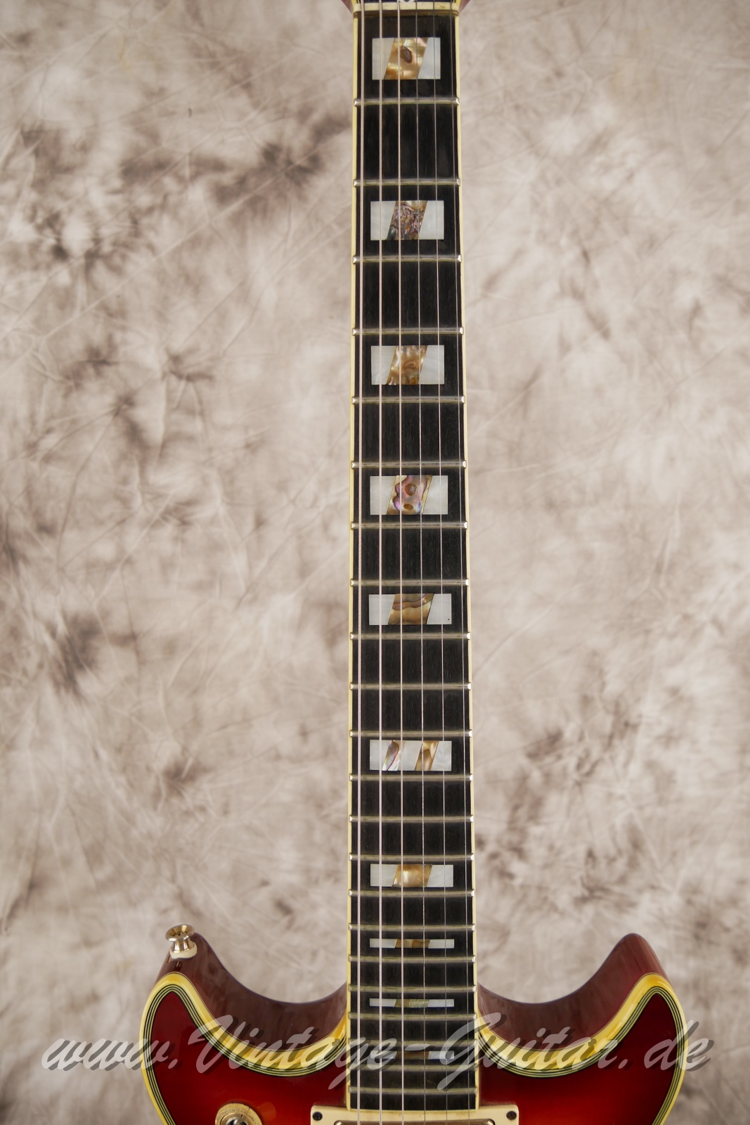 img/vintage/6040/Ibanez_Artist_AR_300_Japan_cherry_sunburst_1981-005.jpg