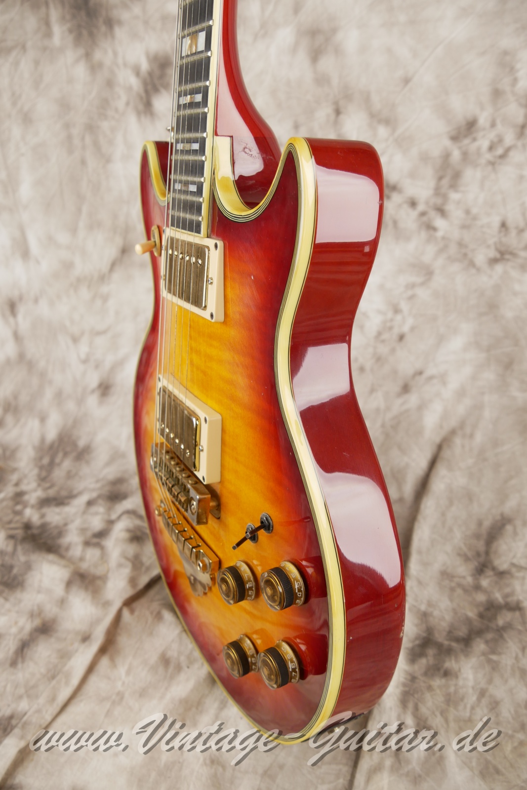 img/vintage/6040/Ibanez_Artist_AR_300_Japan_cherry_sunburst_1981-010.jpg