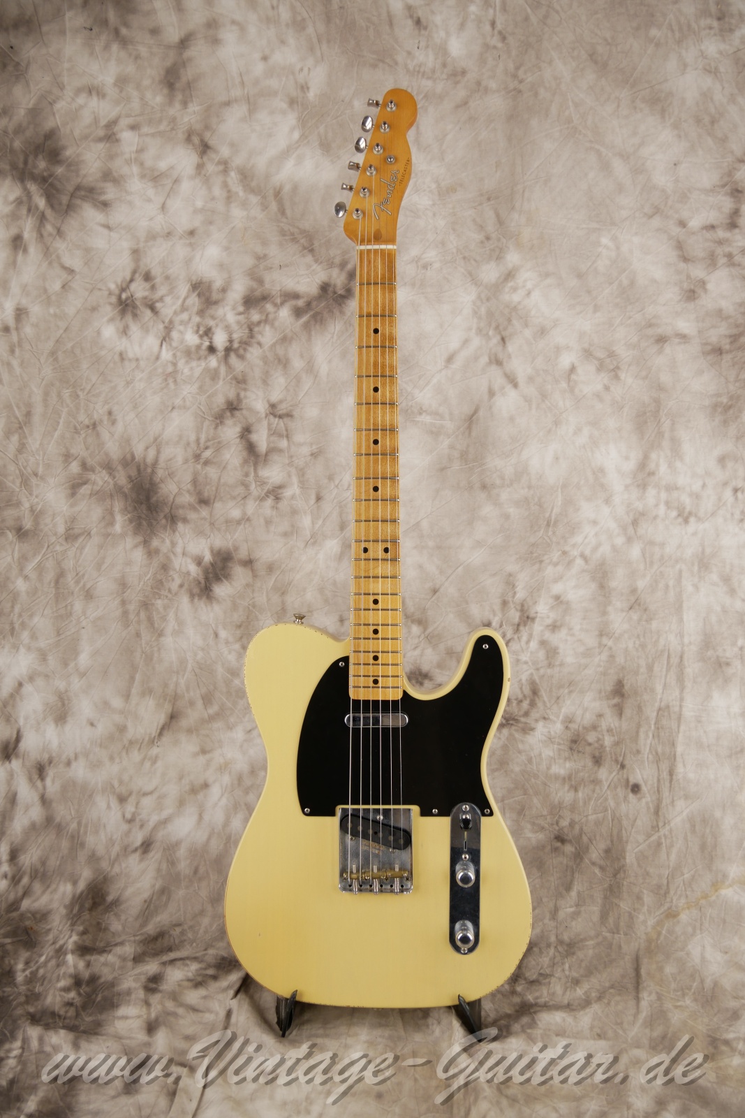 Fender-Telecaster-50s-Road-worn-vintera-2021-vintage-blonde-01.jpg