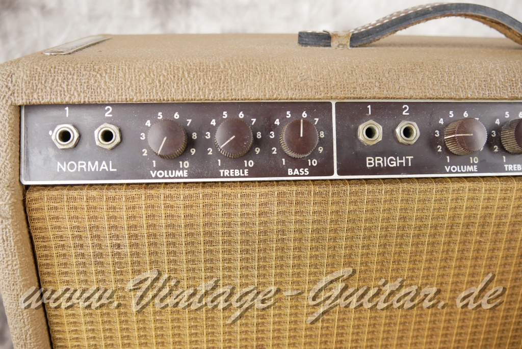 Fender_Vibrolux_Amp_brownface_1x12_USA_1962-005.jpg